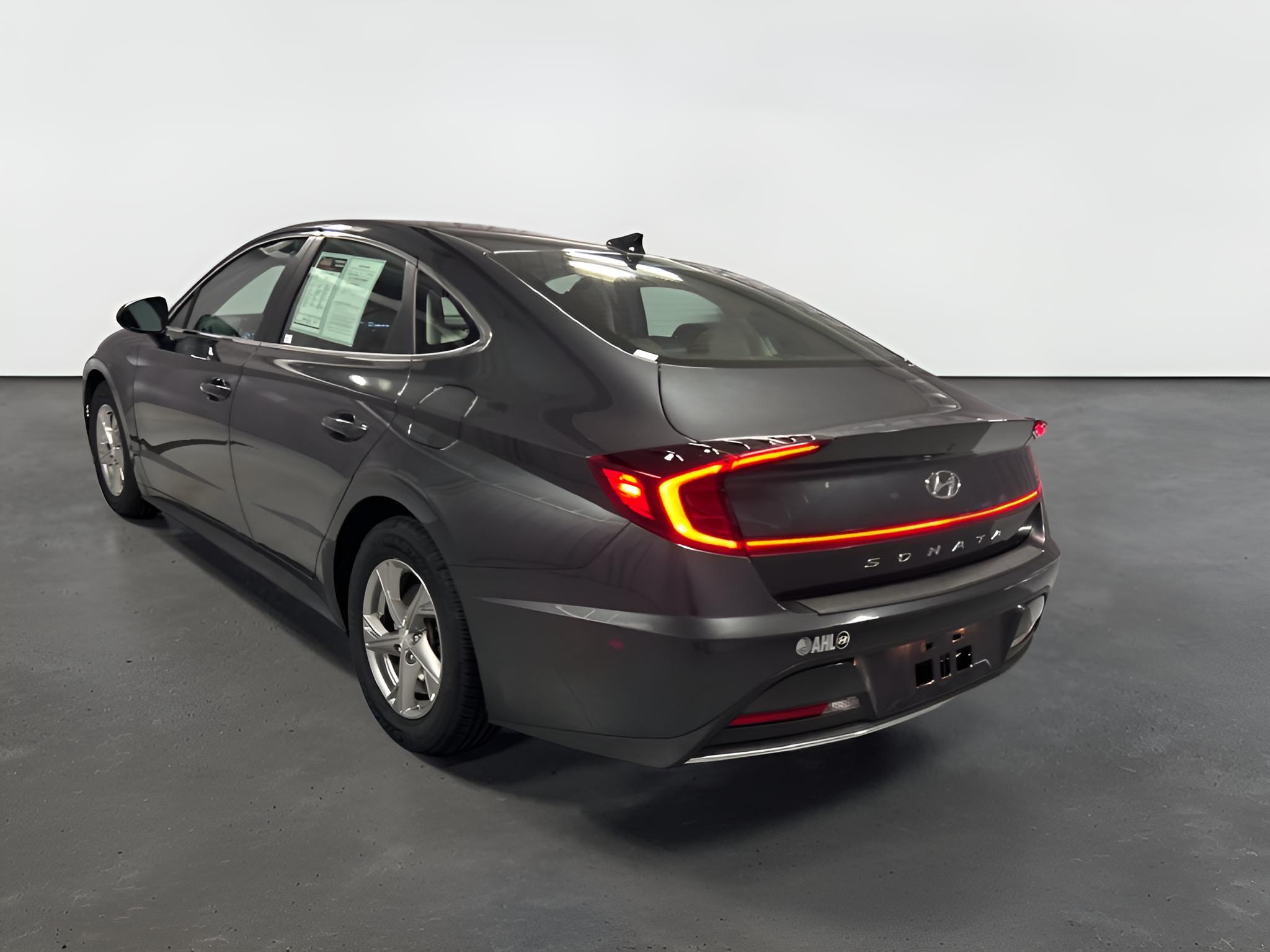 2022 Hyundai SONATA SE