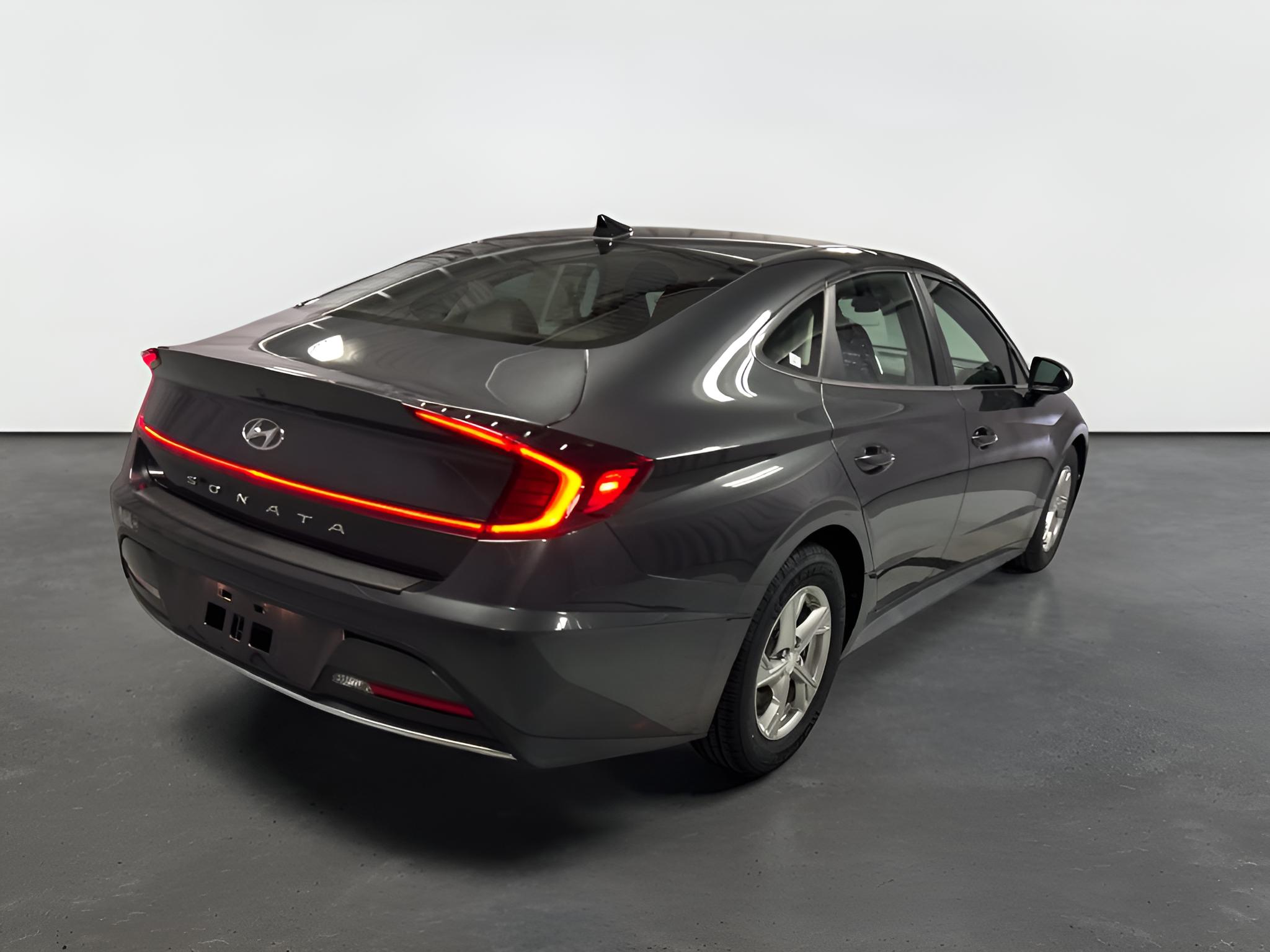 2022 Hyundai SONATA SE