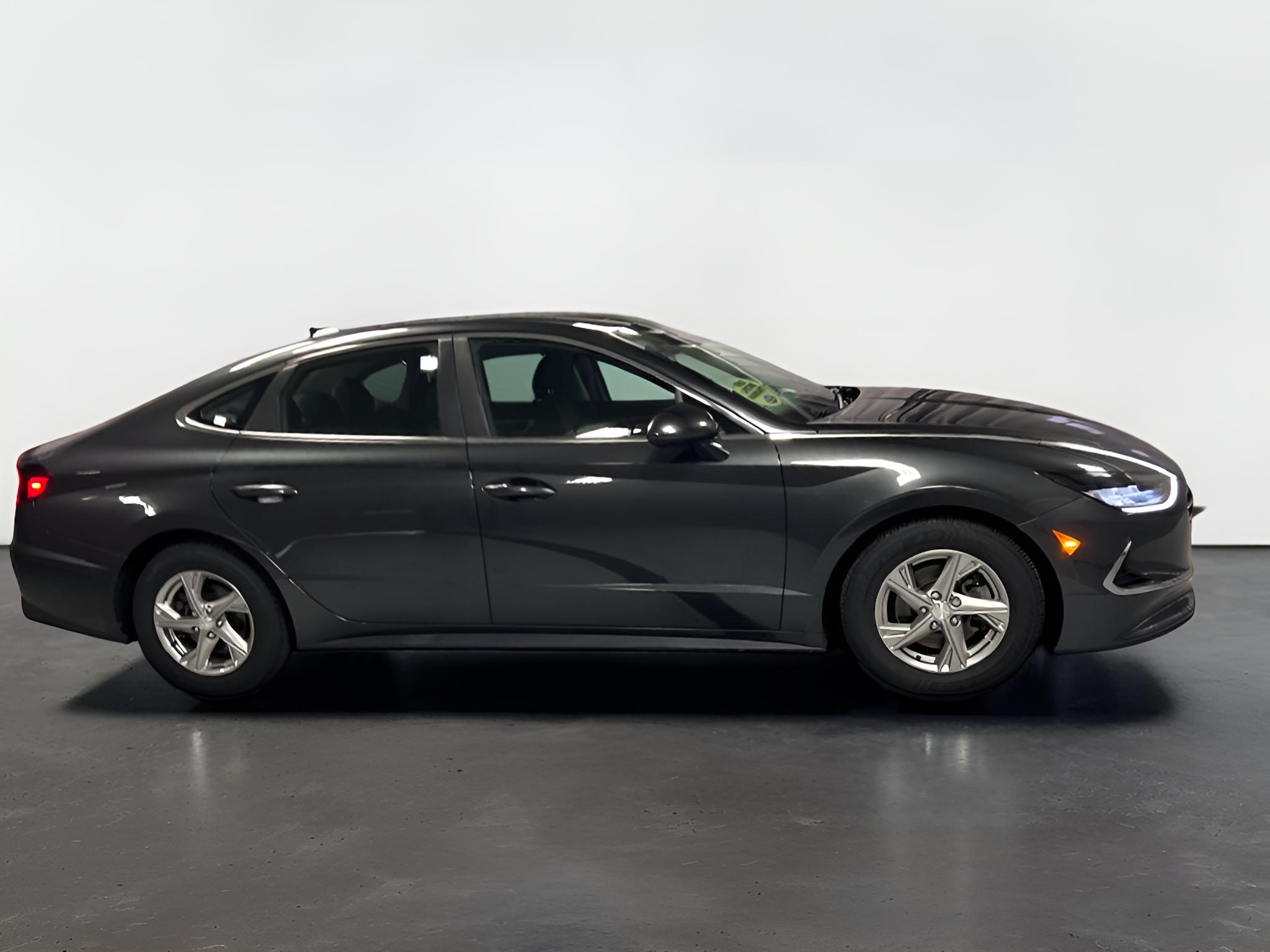 2022 Hyundai SONATA SE