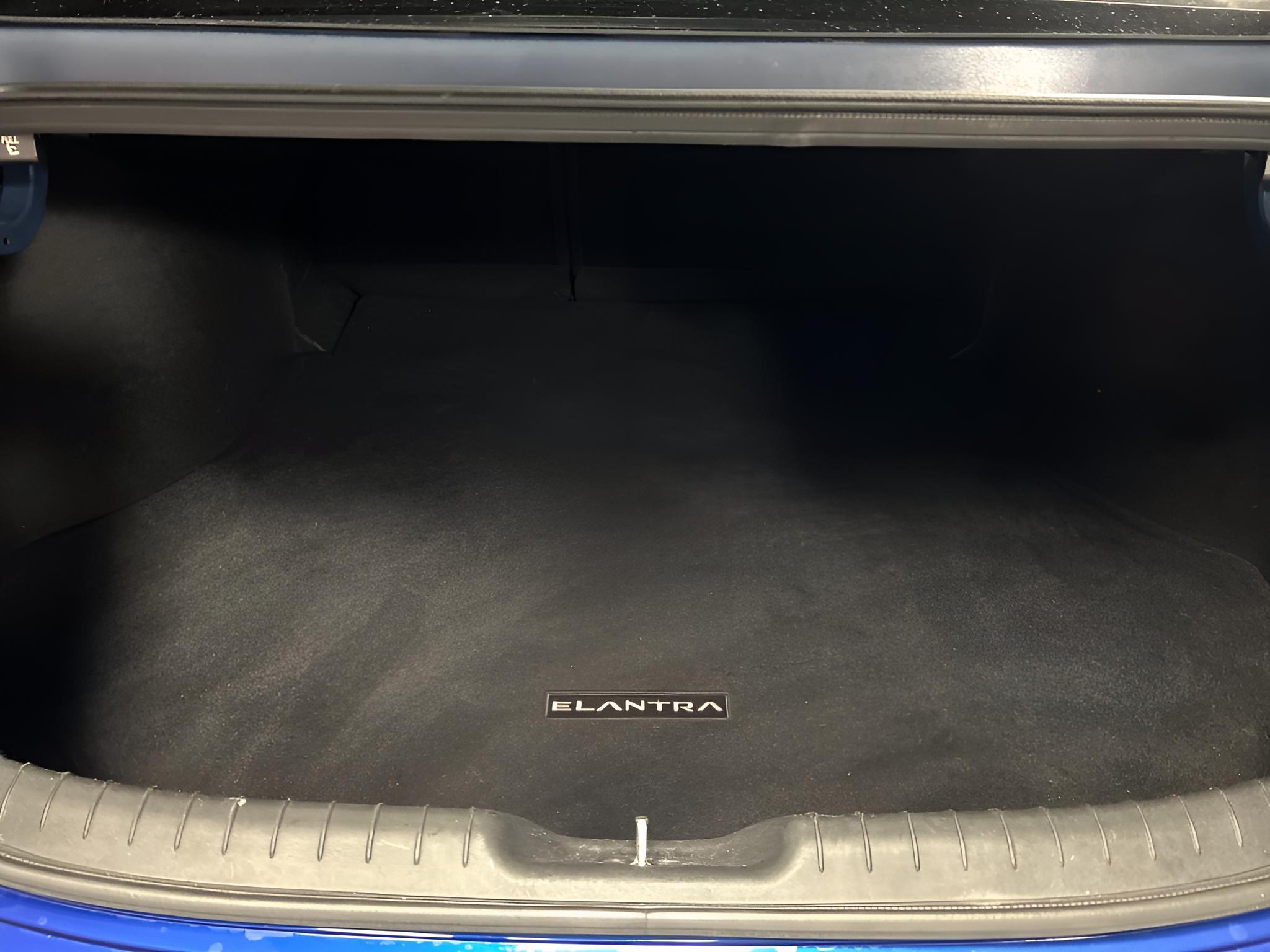 2022 Hyundai Elantra Limited