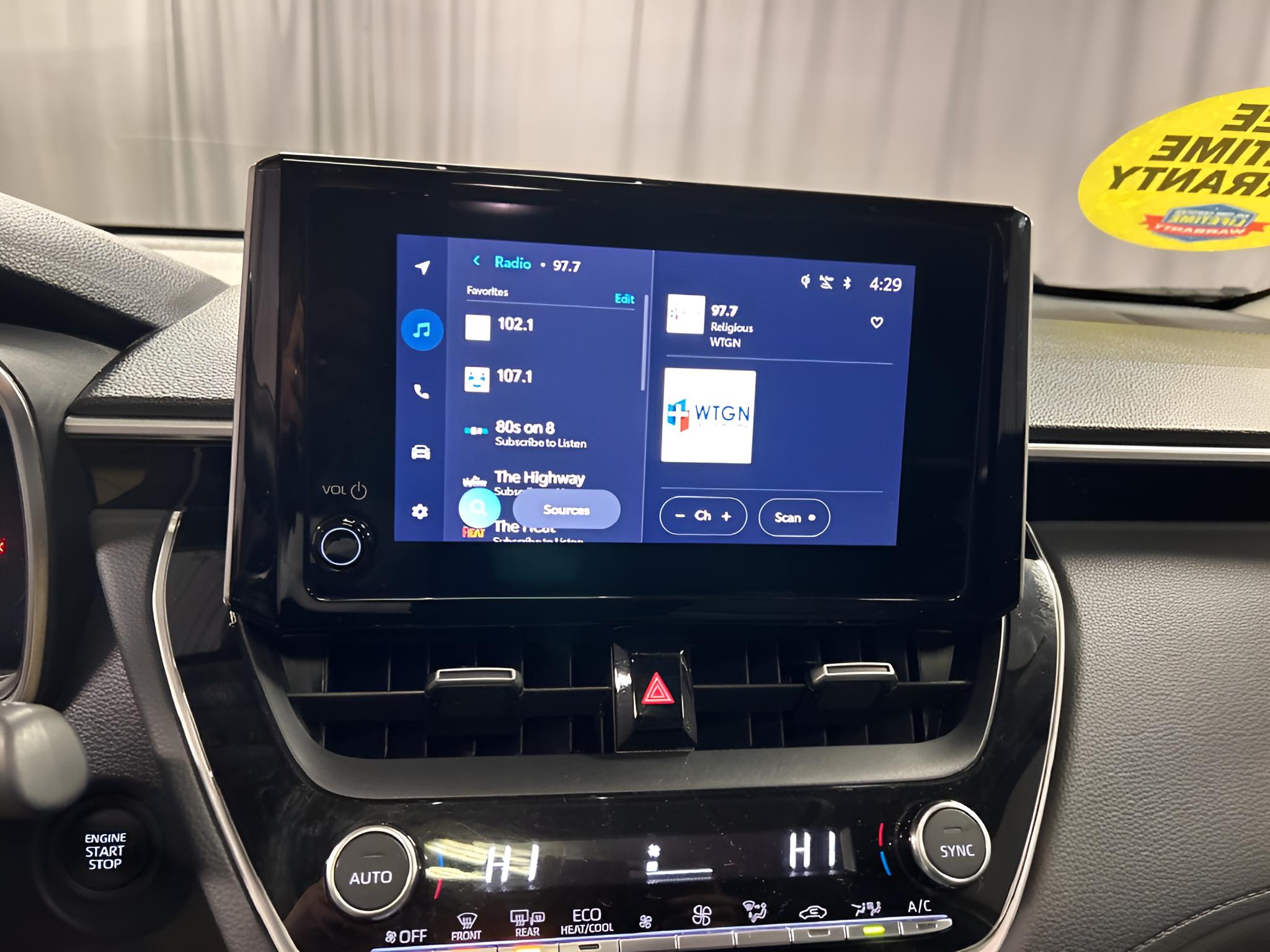 2024 Toyota Corolla Cross XLE