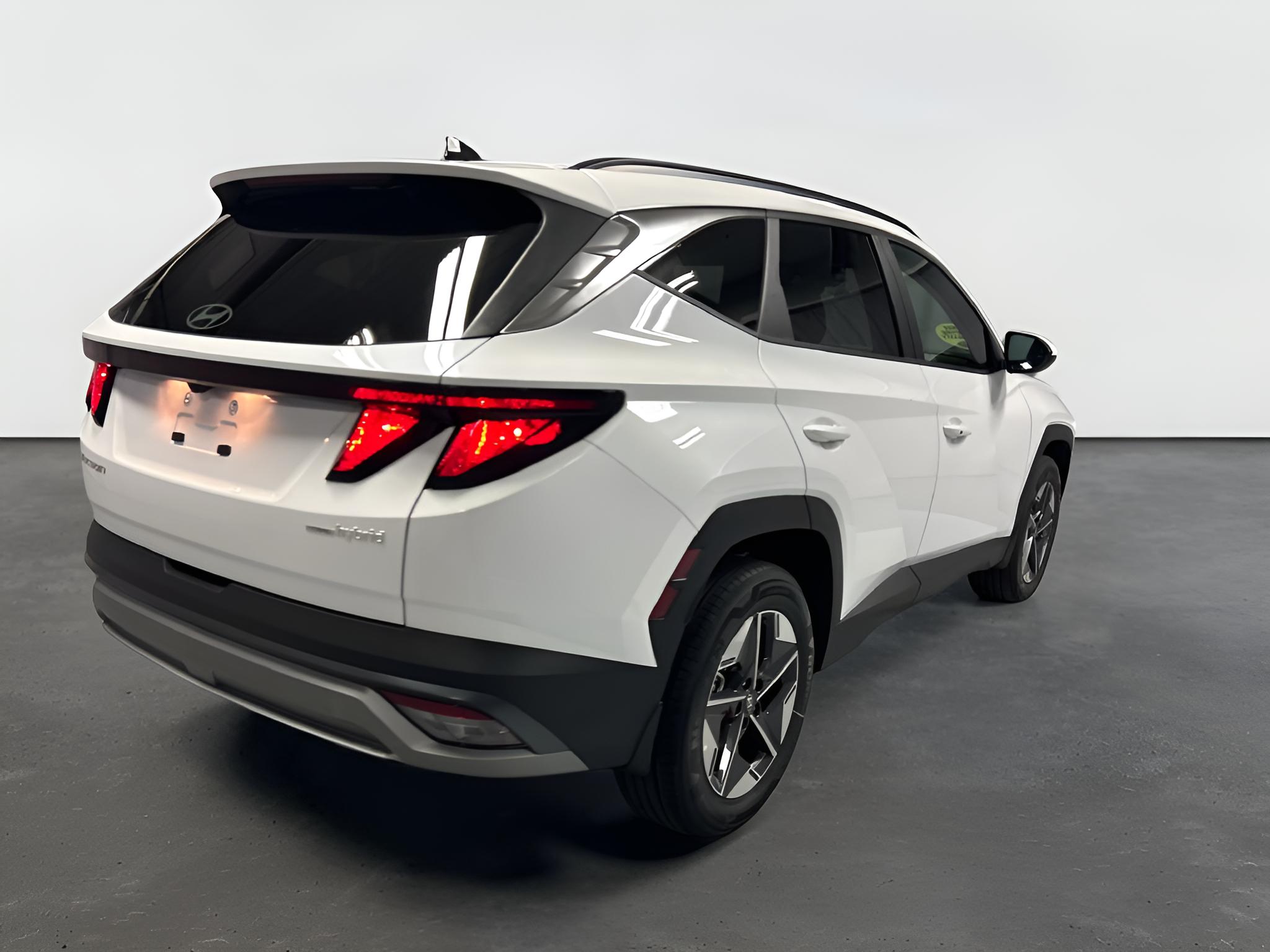 2026 Hyundai Tucson Hybrid SEL