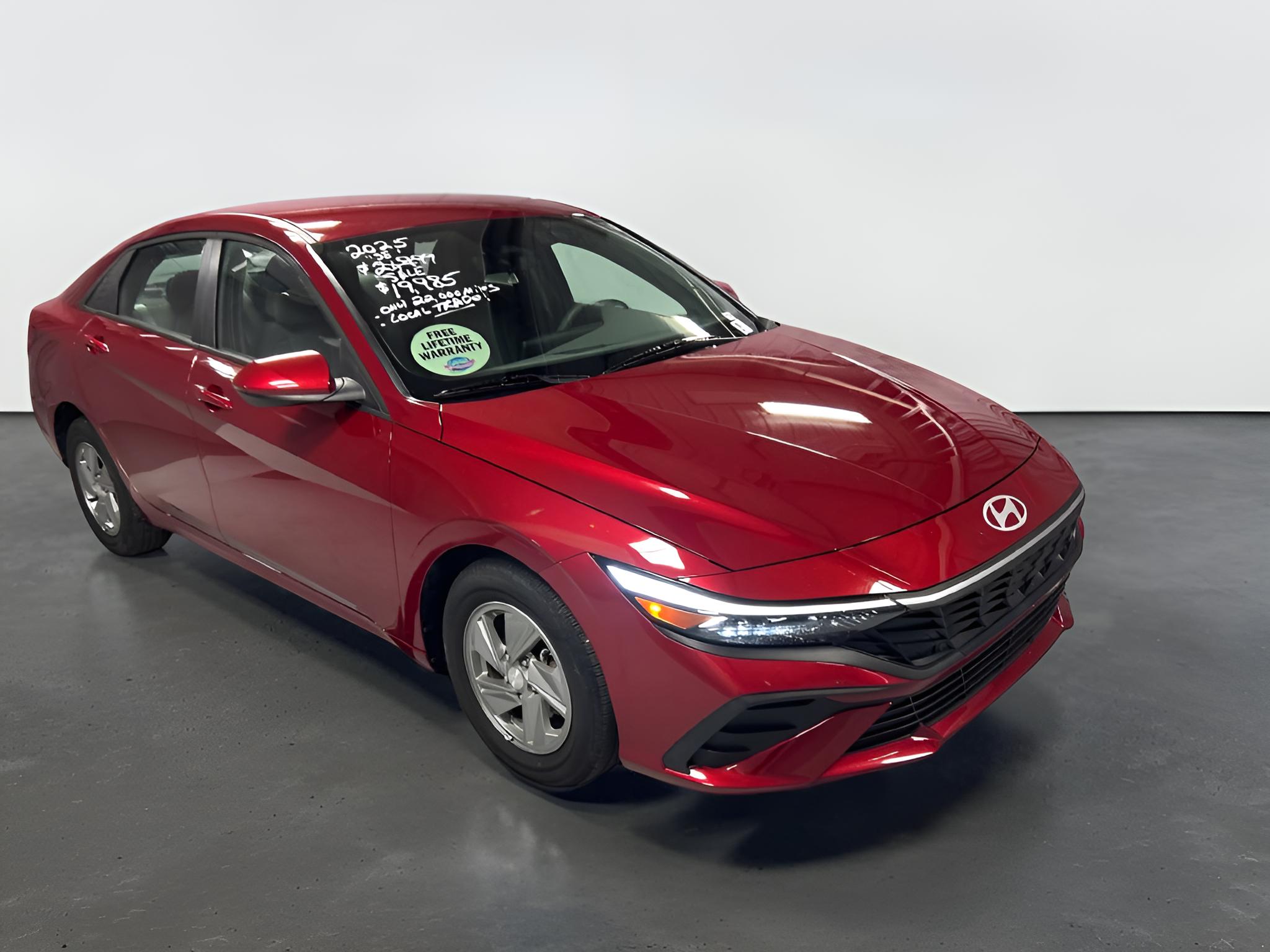 2025 Hyundai ELANTRA SE