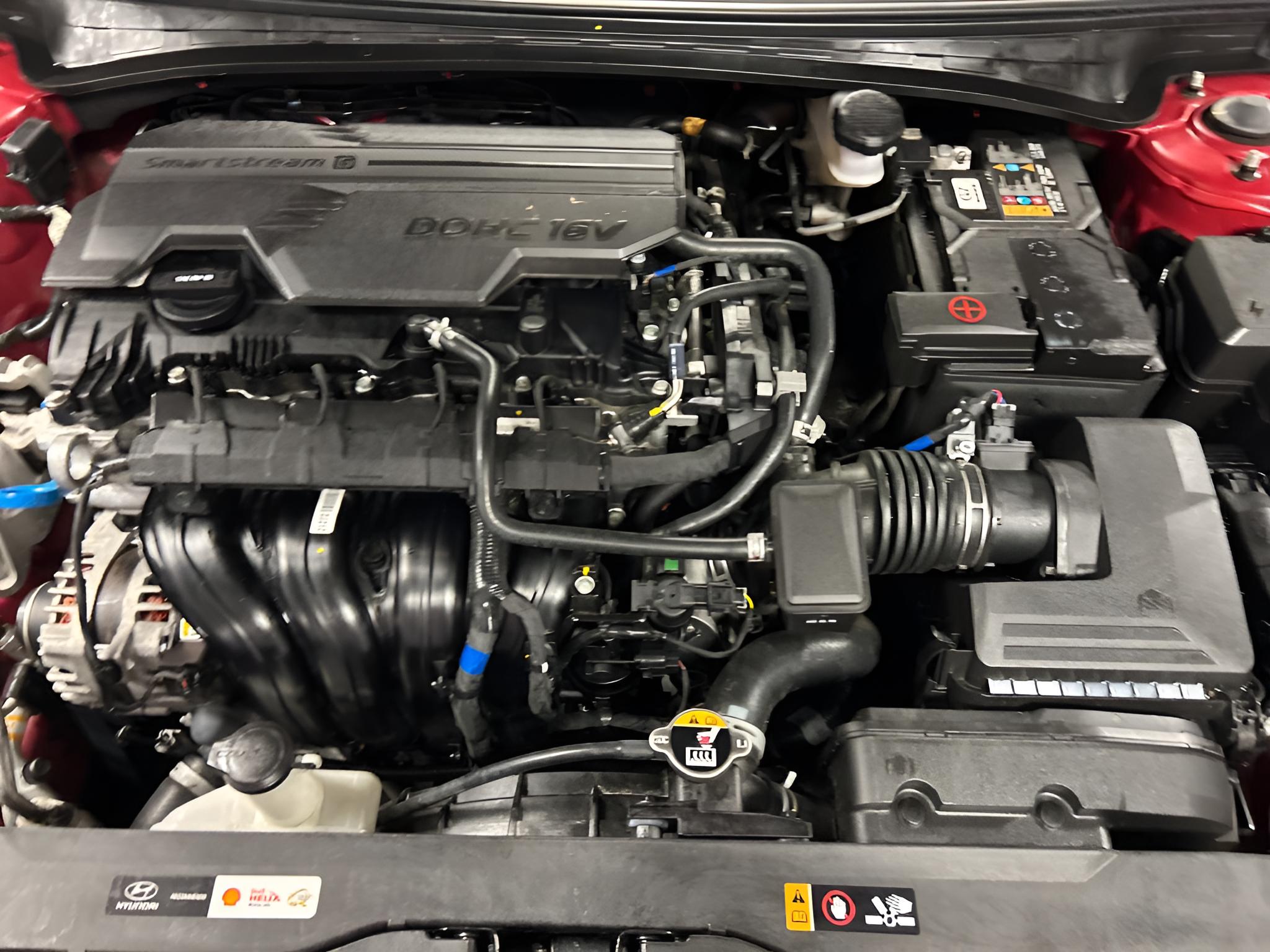 2025 Hyundai ELANTRA SE