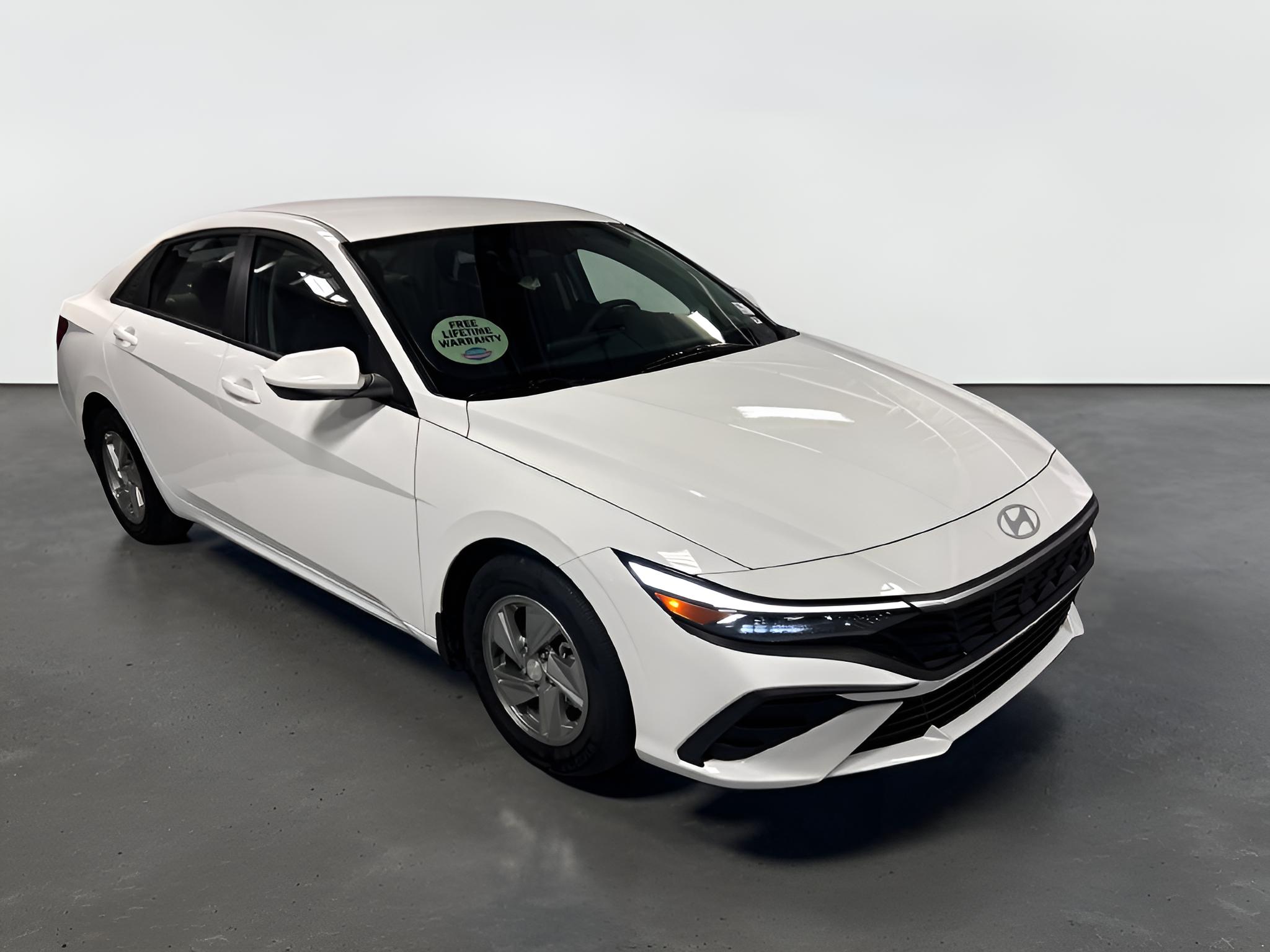 2025 Hyundai Elantra SE