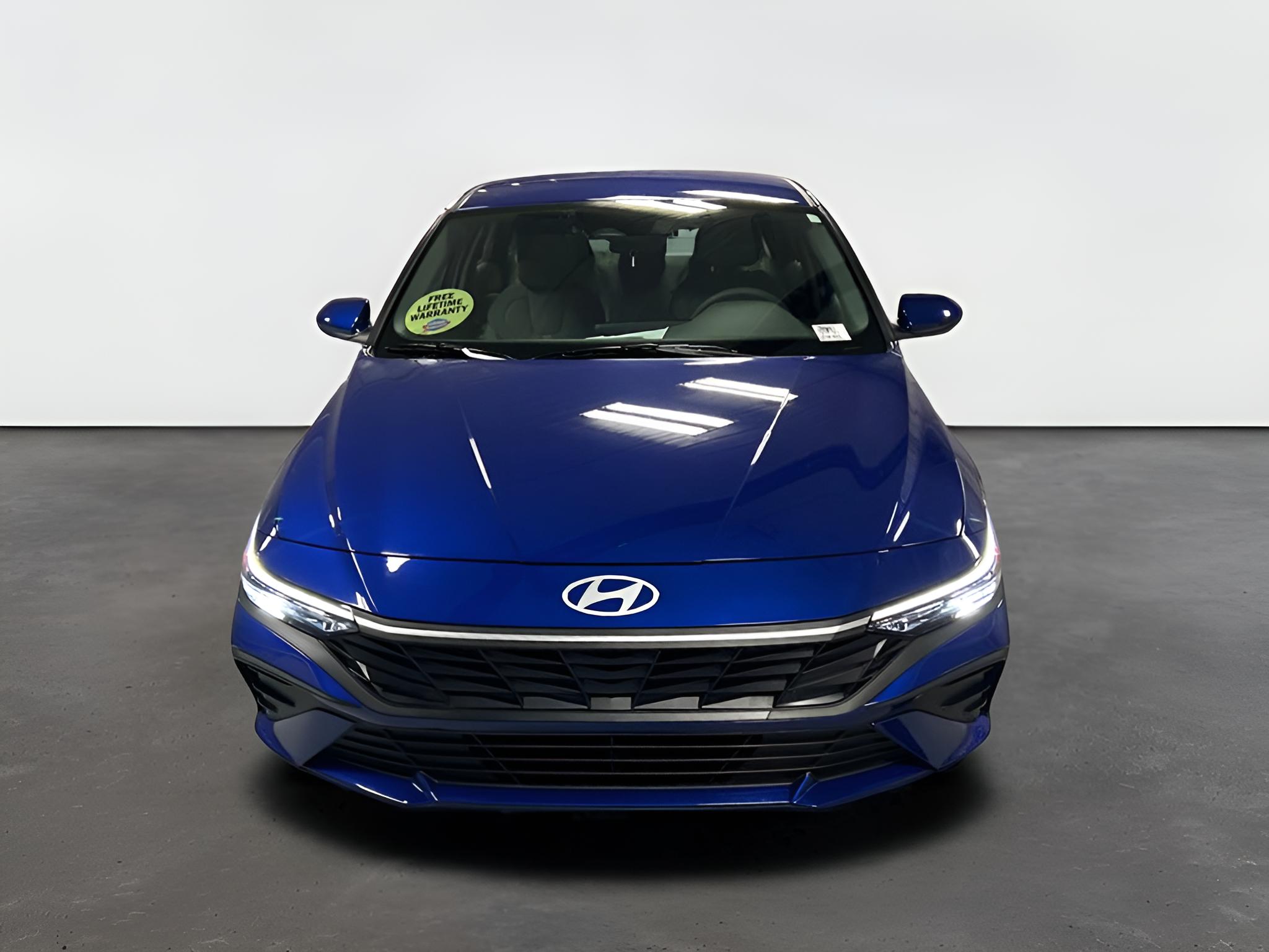 2025 Hyundai Elantra SE