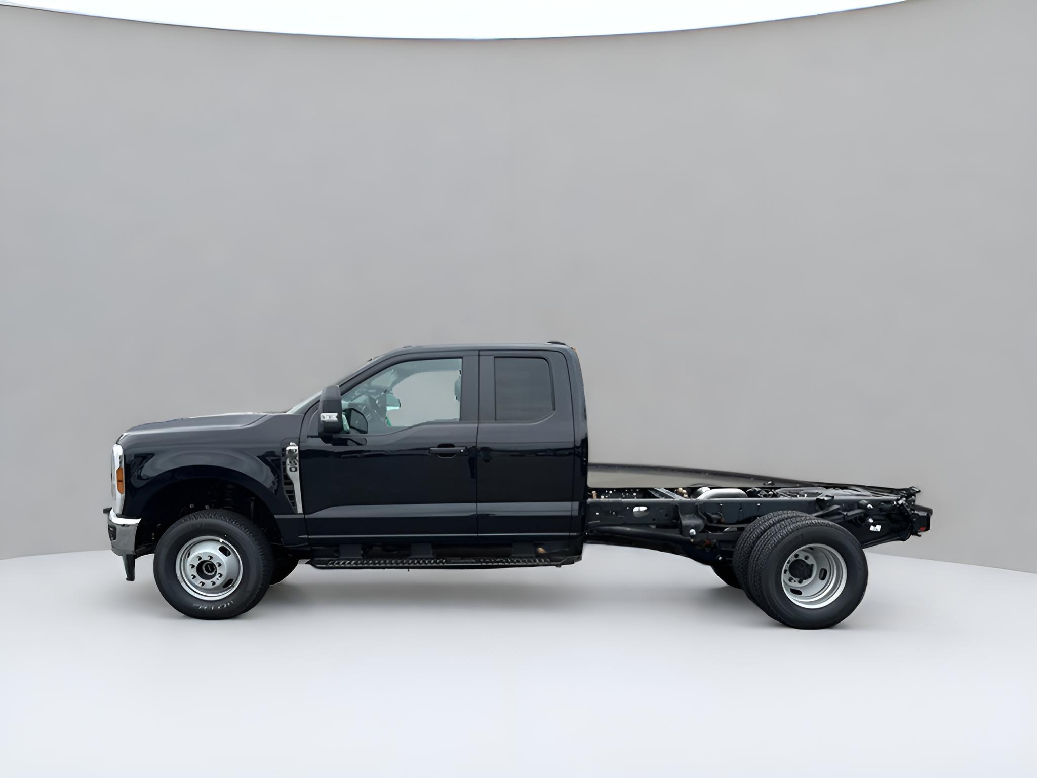 2025 Ford F-350SD XL DRW
