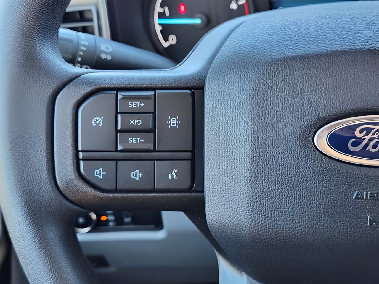 2025 Ford F-350SD XL DRW w/ Reading Steel Service Body