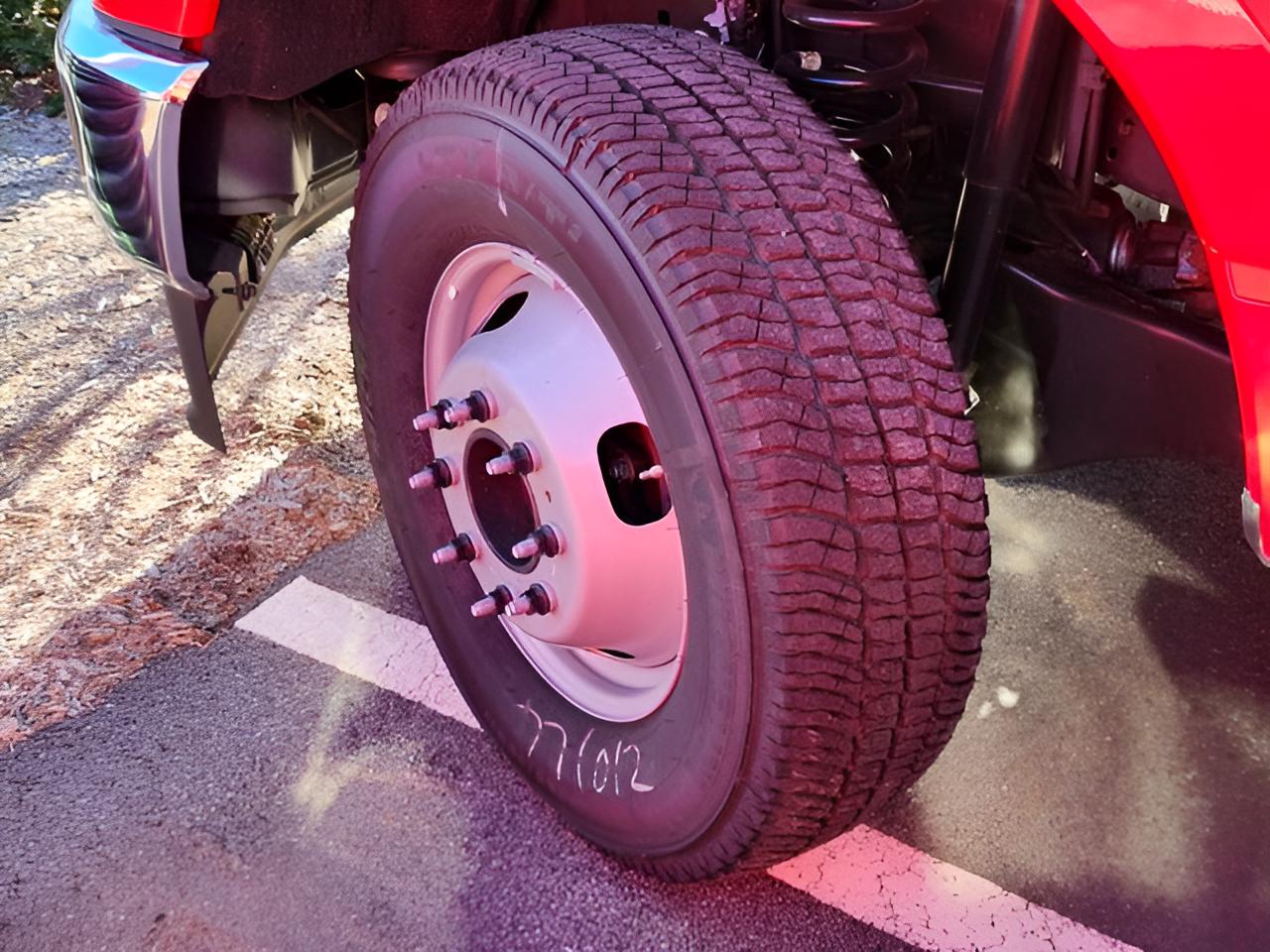 2025 Ford F-350SD XL DRW w/ Reading Steel Service Body