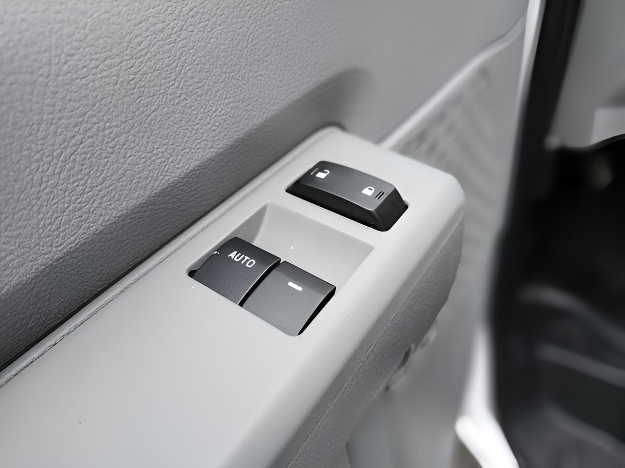 2026 Ford E-350SD Base Cutaway