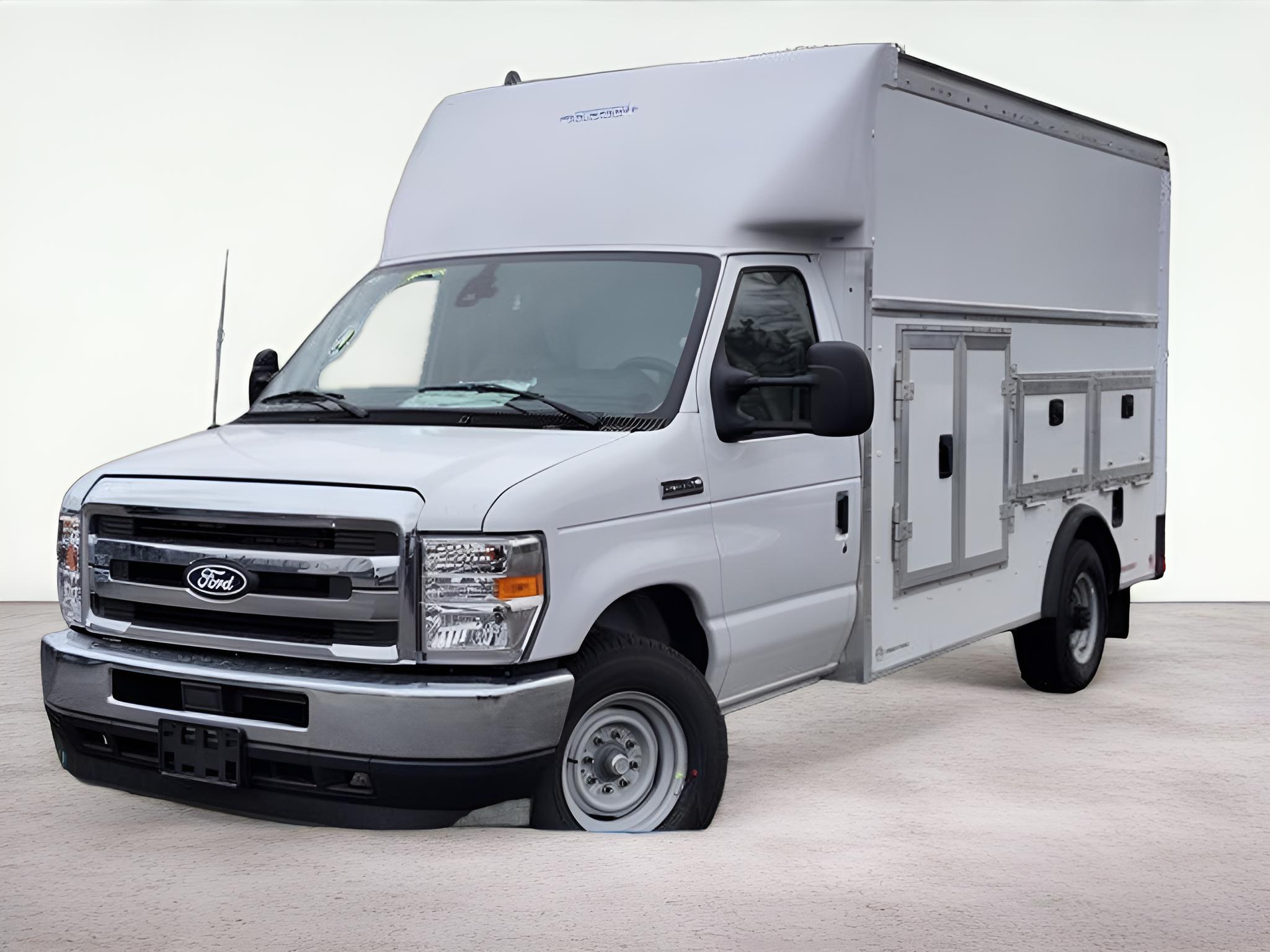 2026 Ford E-350SD Base Cutaway