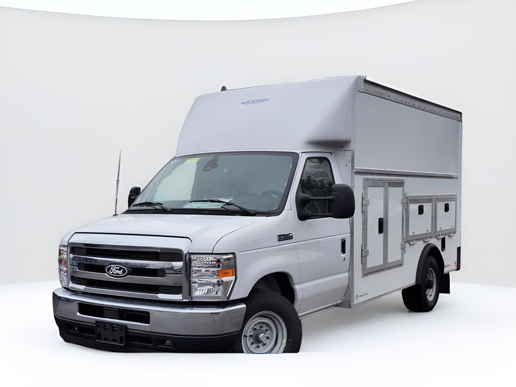 2026 Ford E-350SD Base Cutaway