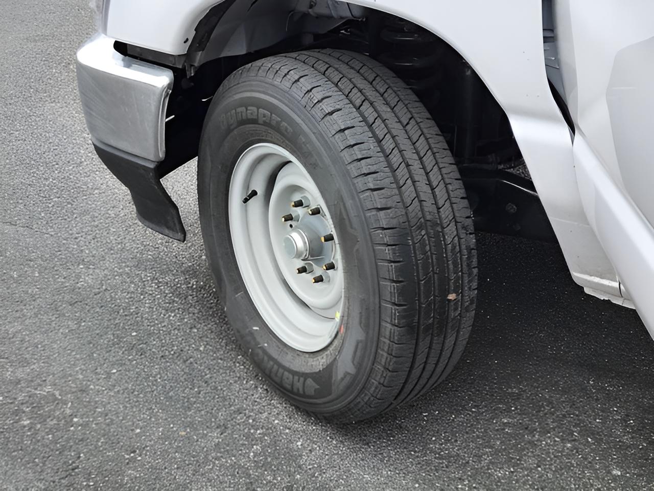 2026 Ford E-350SD Base Cutaway