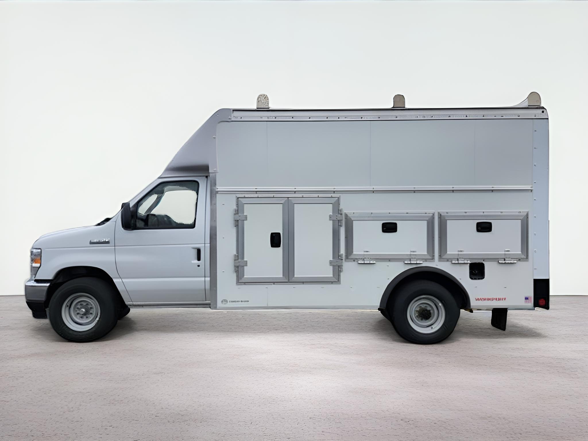 2026 Ford E-350SD Base Cutaway
