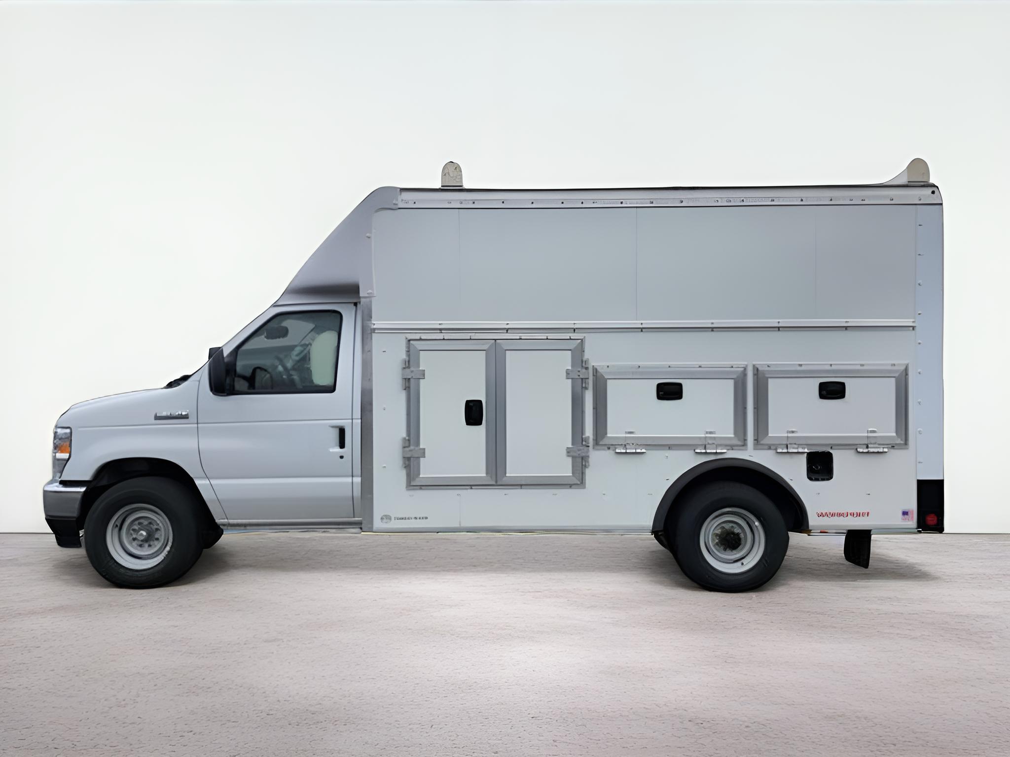 2026 Ford E-350SD Base Cutaway