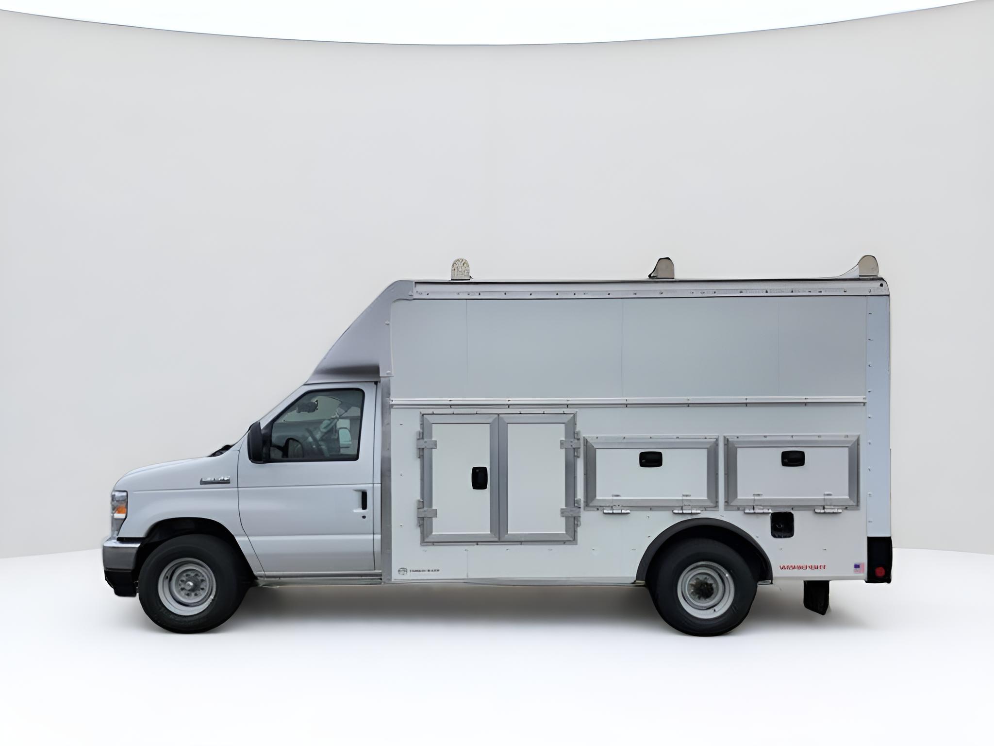 2026 Ford E-350SD Base Cutaway