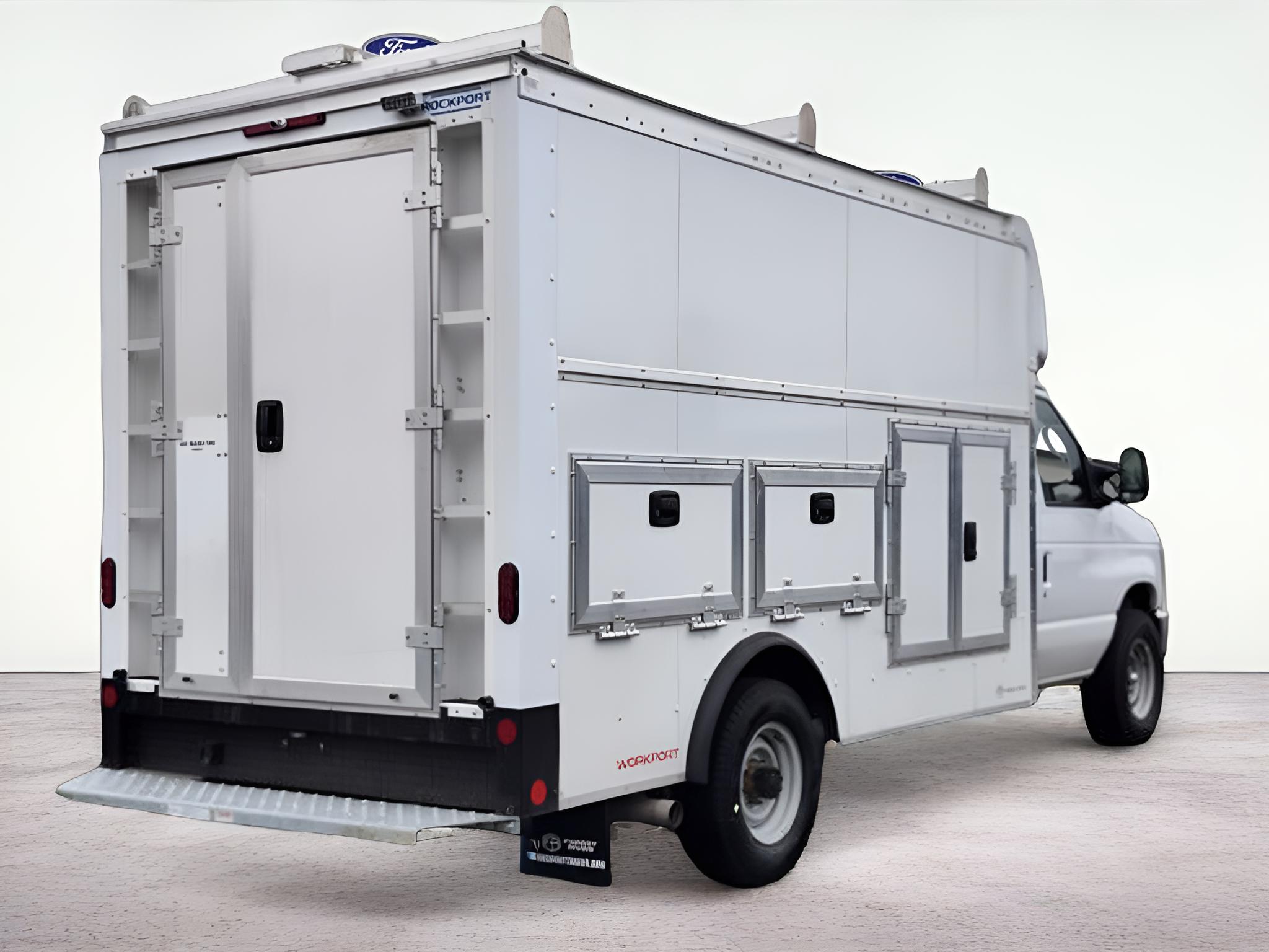 2026 Ford E-350SD Base Cutaway