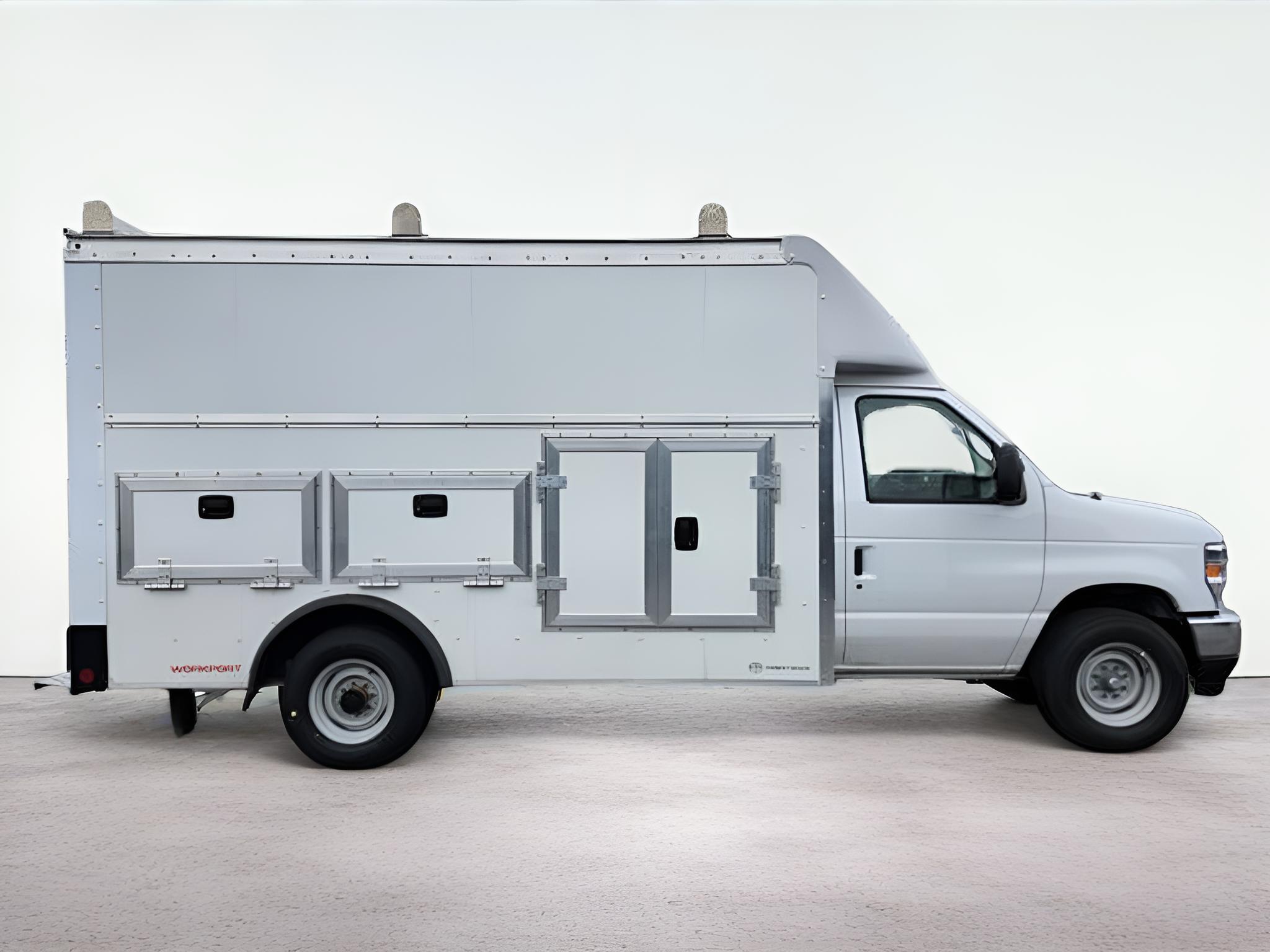 2026 Ford E-350SD Base Cutaway
