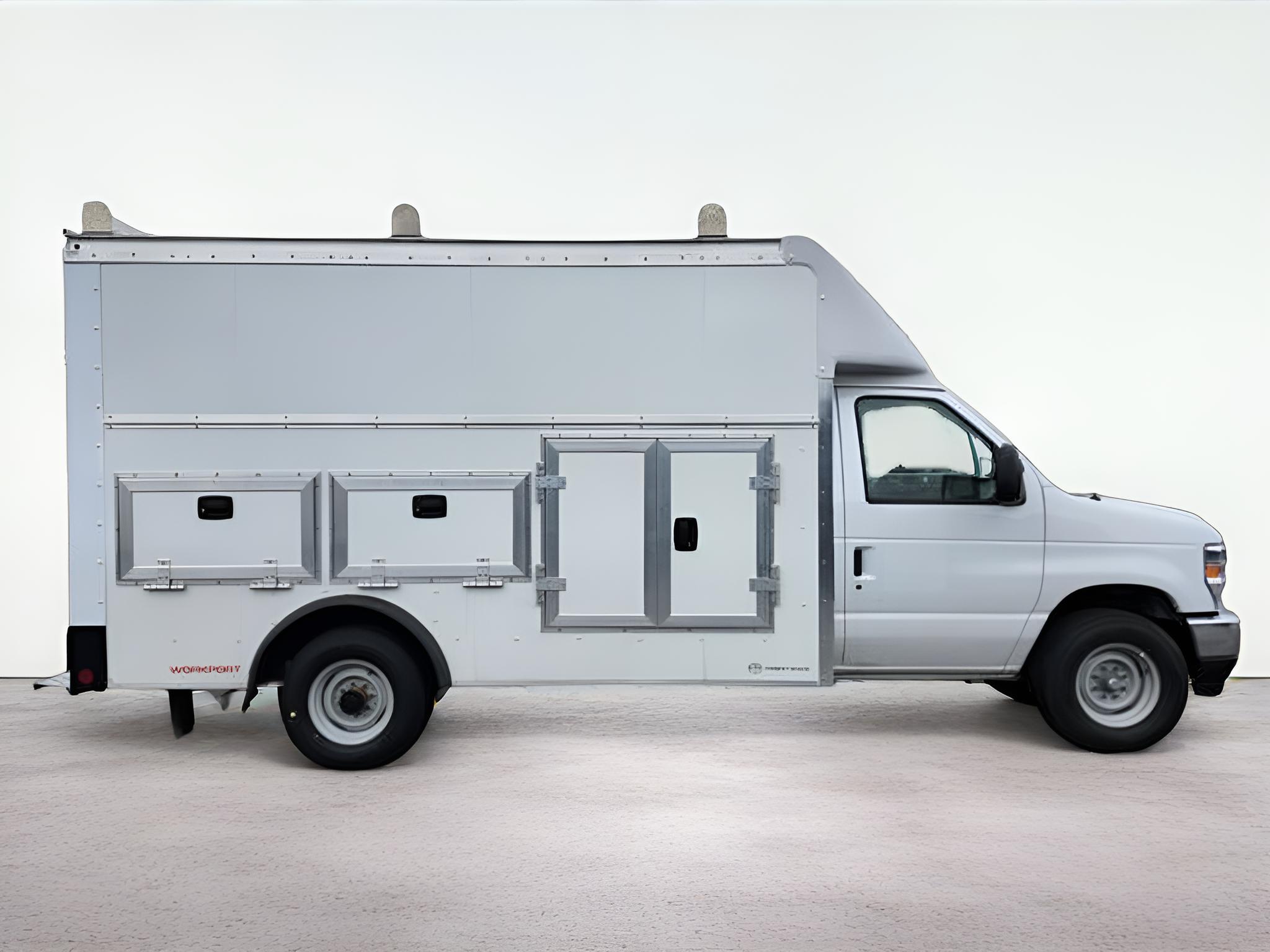 2026 Ford E-350SD Base Cutaway