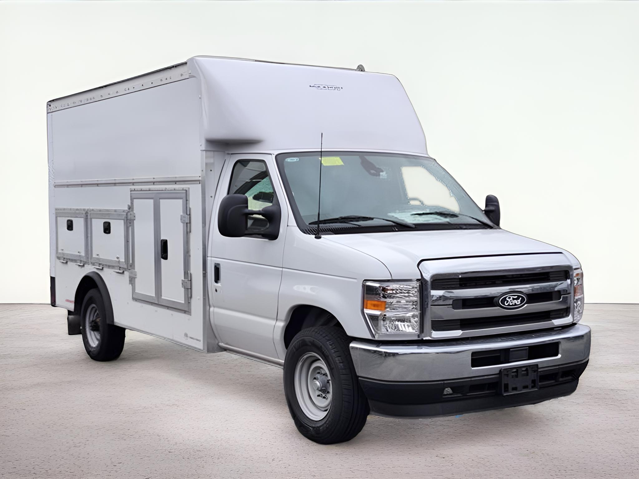 2026 Ford E-350SD Base Cutaway