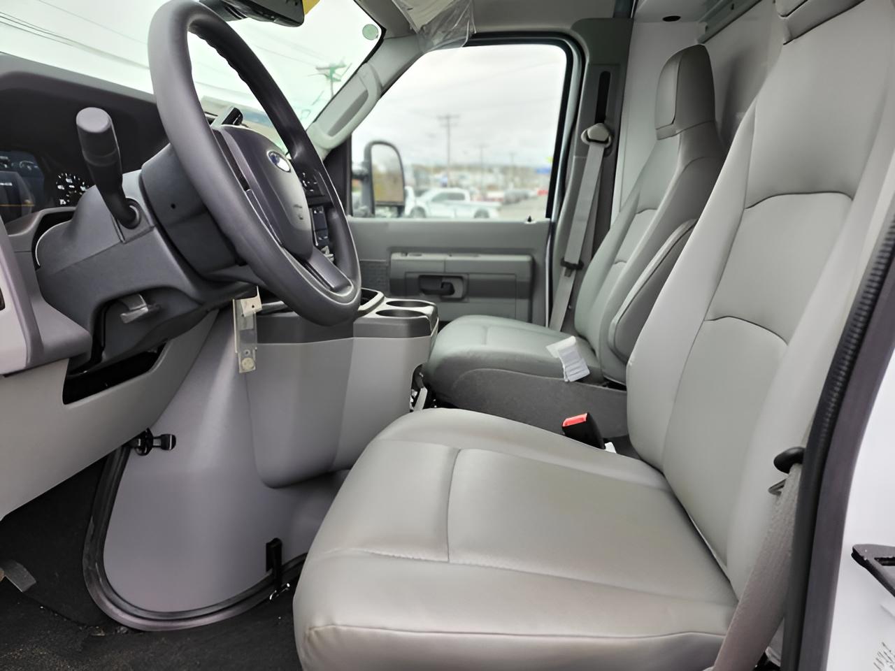 2026 Ford E-350SD Base Cutaway