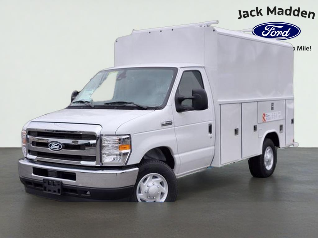 2026 Ford E-350SD Base Cutaway