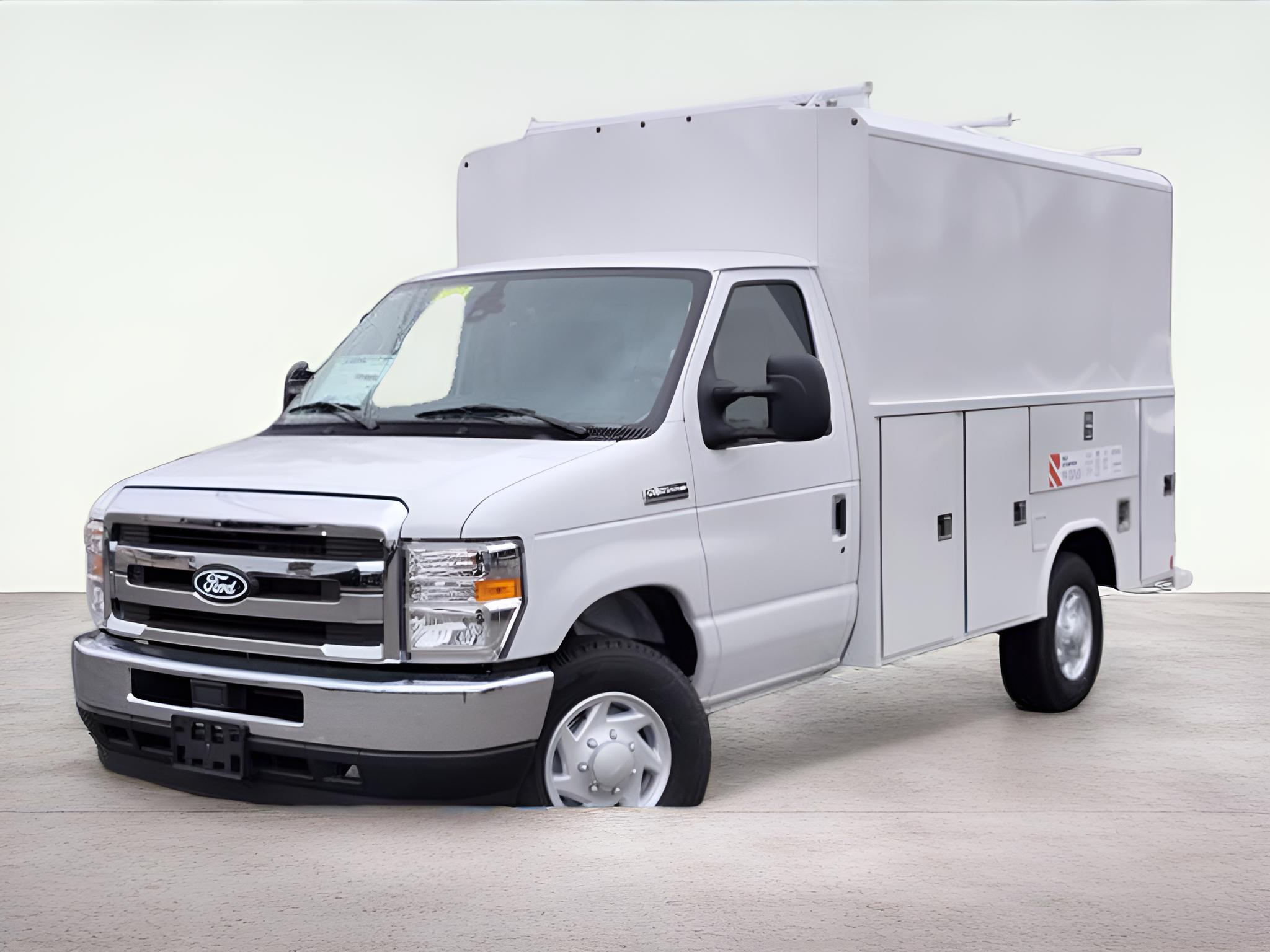 2026 Ford E-350SD Base Cutaway
