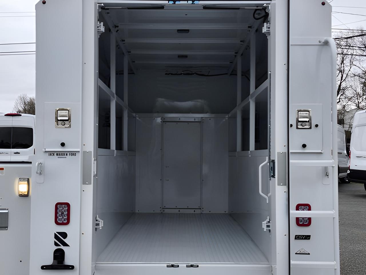 2026 Ford E-350SD Base Cutaway