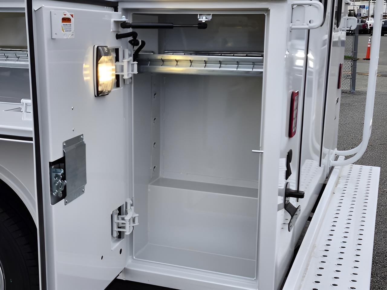 2026 Ford E-350SD Base Cutaway