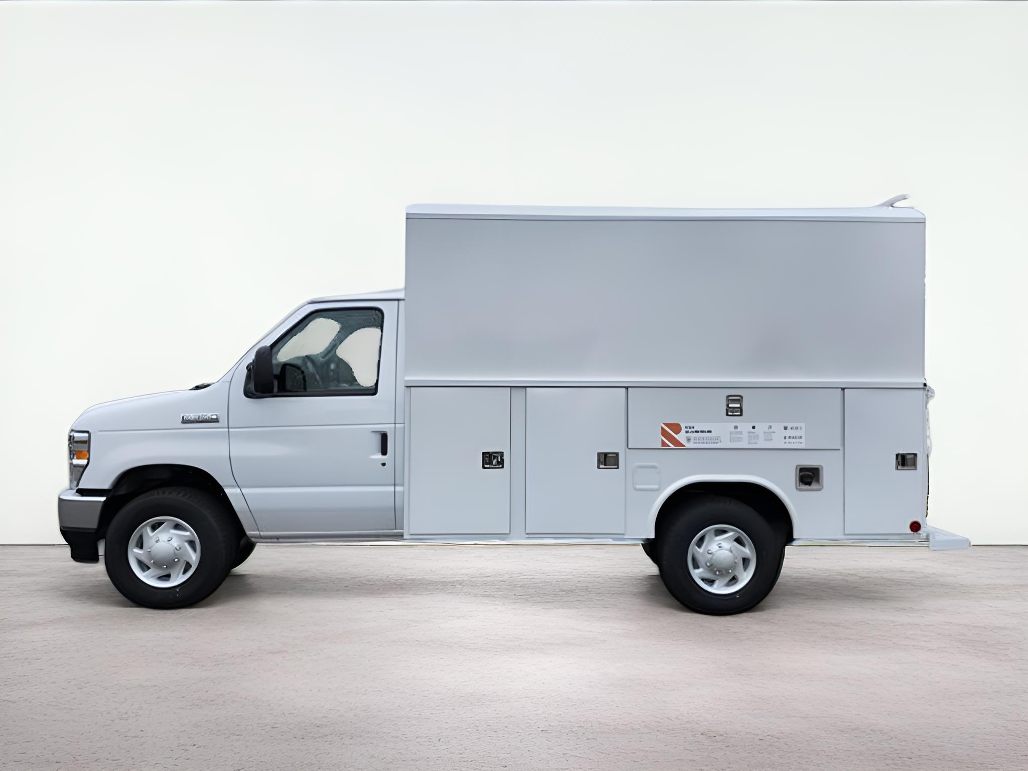2026 Ford E-350SD Base Cutaway