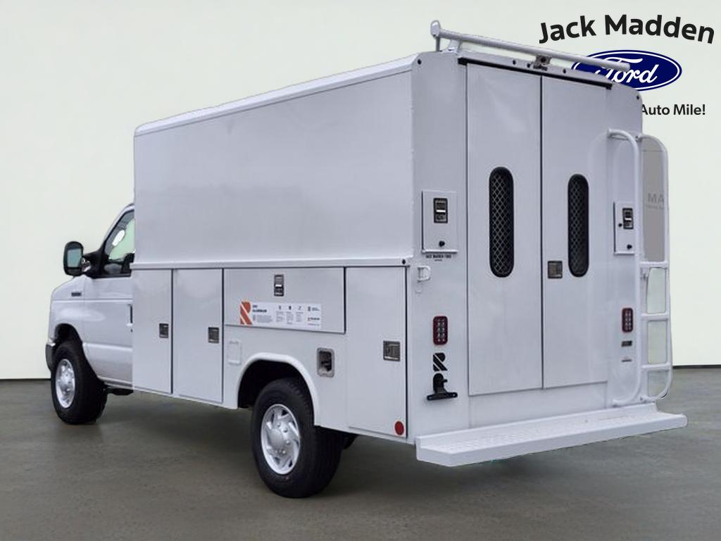 2026 Ford E-350SD Base Cutaway