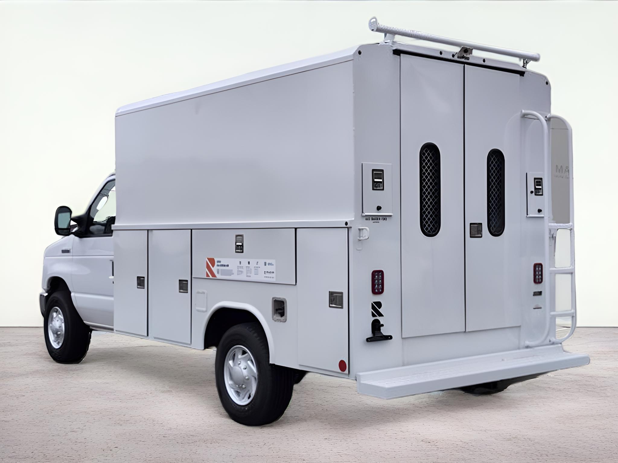 2026 Ford E-350SD Base Cutaway
