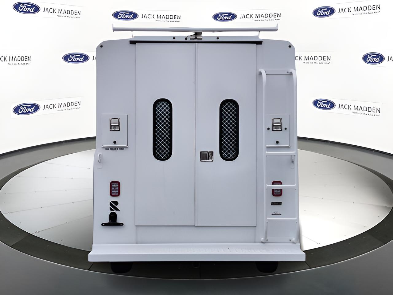 2026 Ford E-350SD Base Cutaway