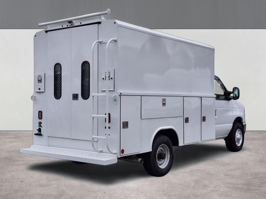 2026 Ford E-350SD Base Cutaway