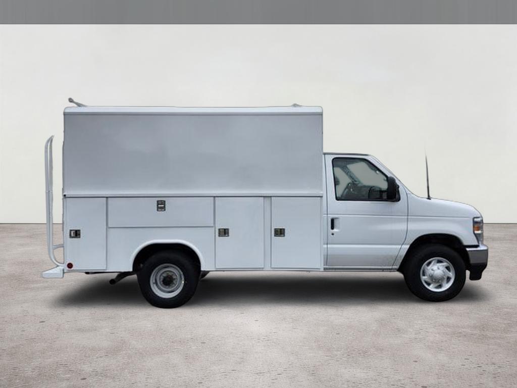 2026 Ford E-350SD Base Cutaway