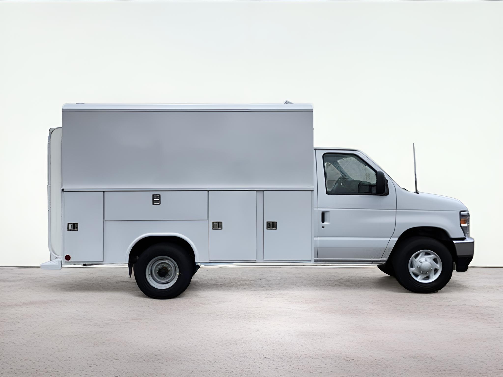 2026 Ford E-350SD Base Cutaway