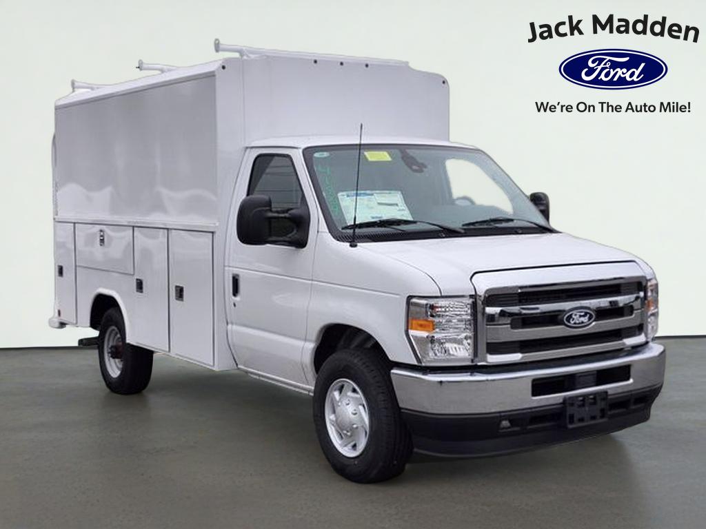 2026 Ford E-350SD Base Cutaway