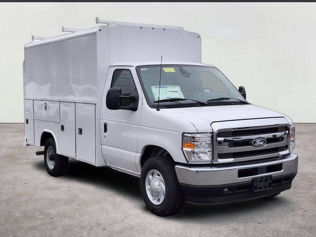 2026 Ford E-350SD Base Cutaway