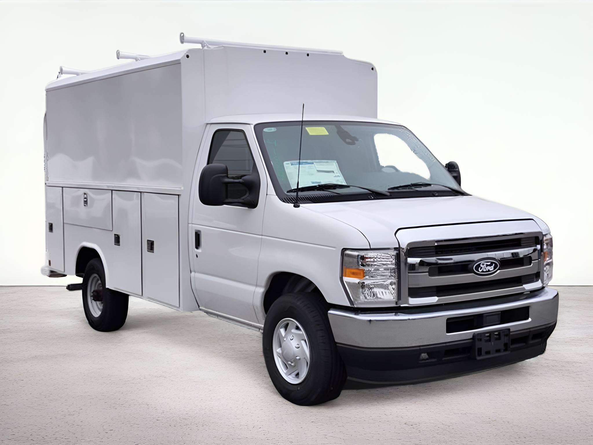 2026 Ford E-350SD Base Cutaway