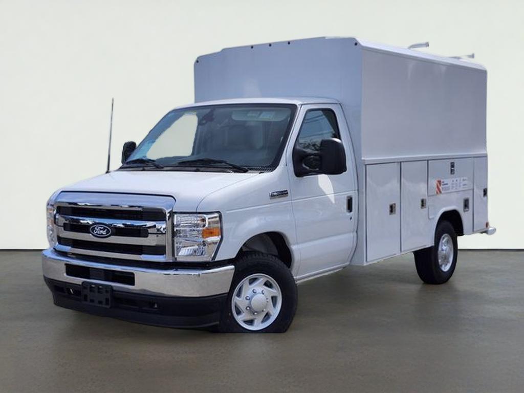 2026 Ford E-350SD Base Cutaway