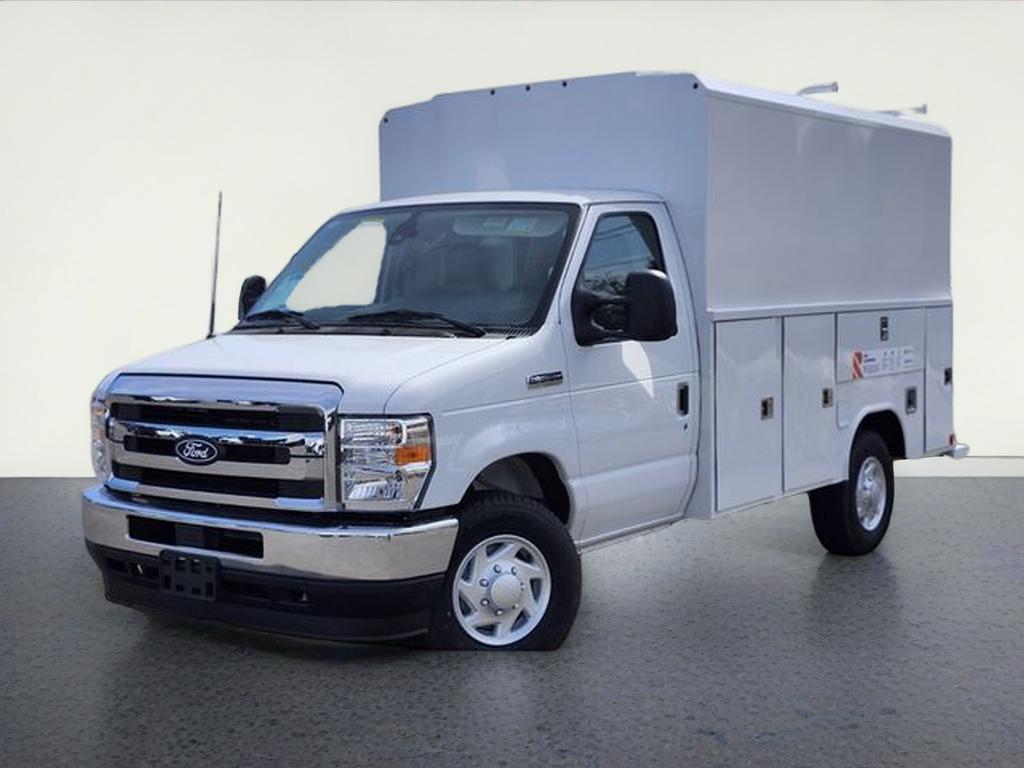 2026 Ford E-350SD Base Cutaway