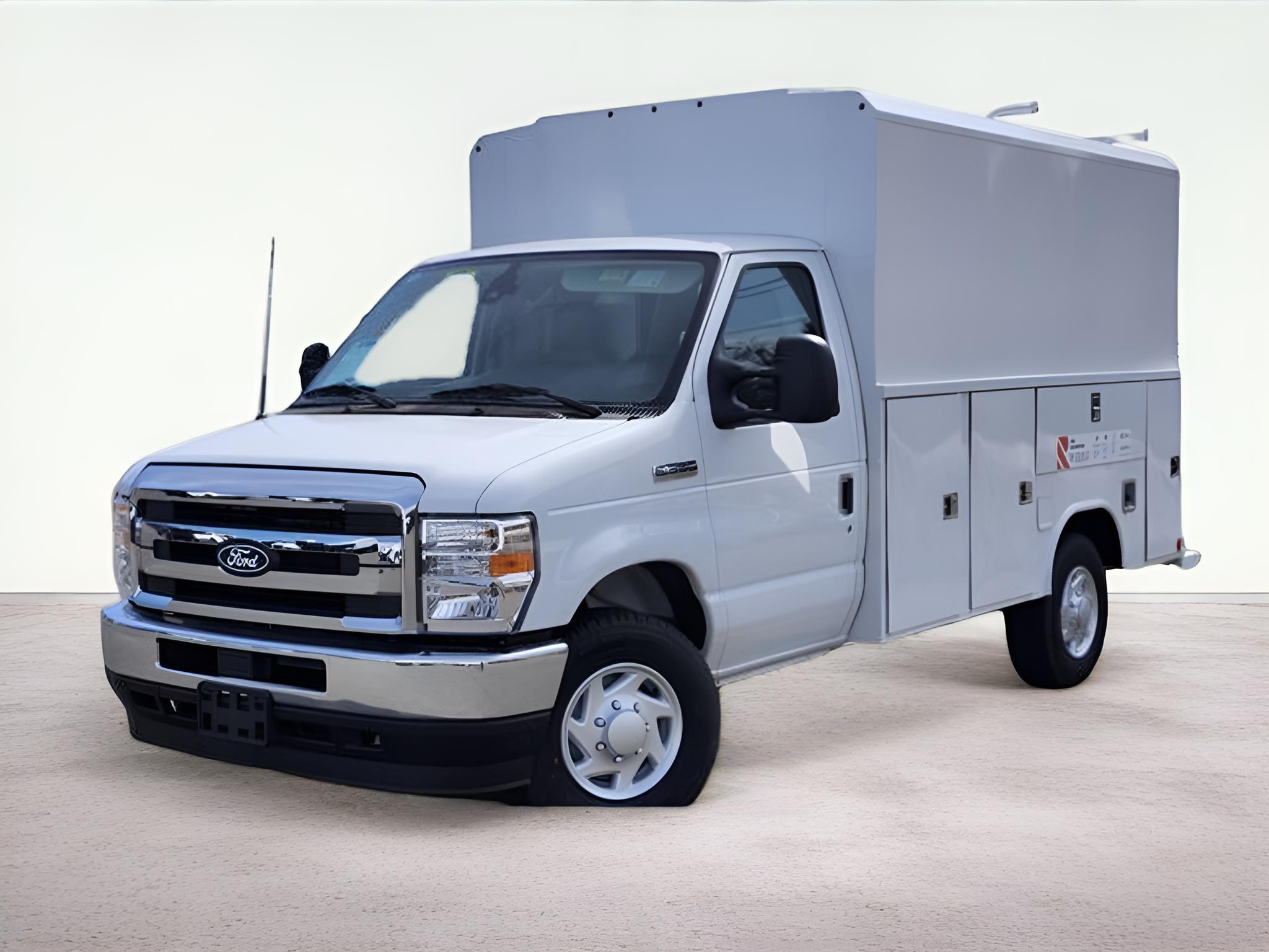 2026 Ford E-350SD Base Cutaway