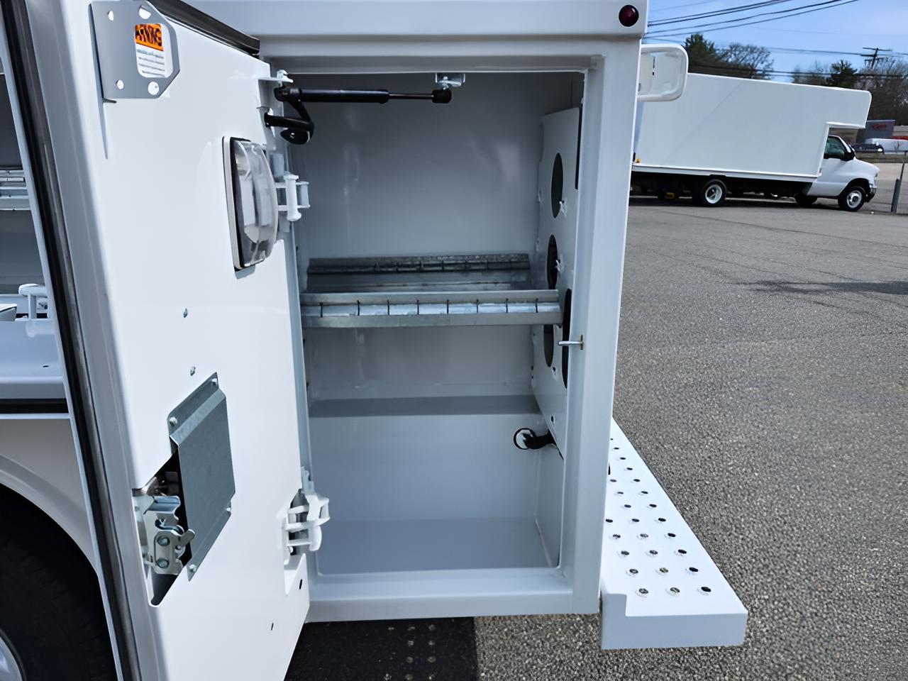 2026 Ford E-350SD Base Cutaway