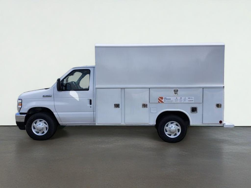 2026 Ford E-350SD Base Cutaway
