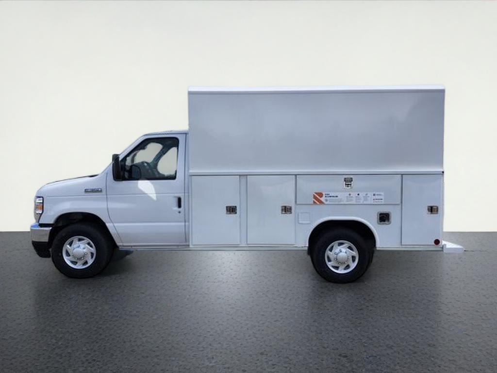 2026 Ford E-350SD Base Cutaway
