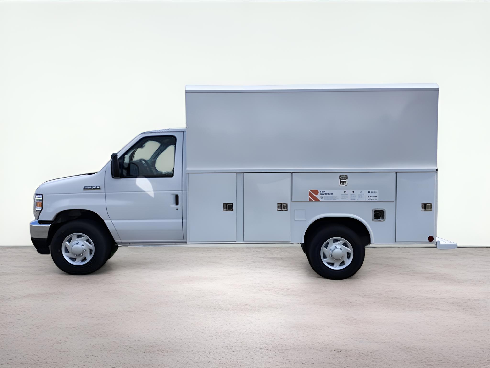 2026 Ford E-350SD Base Cutaway