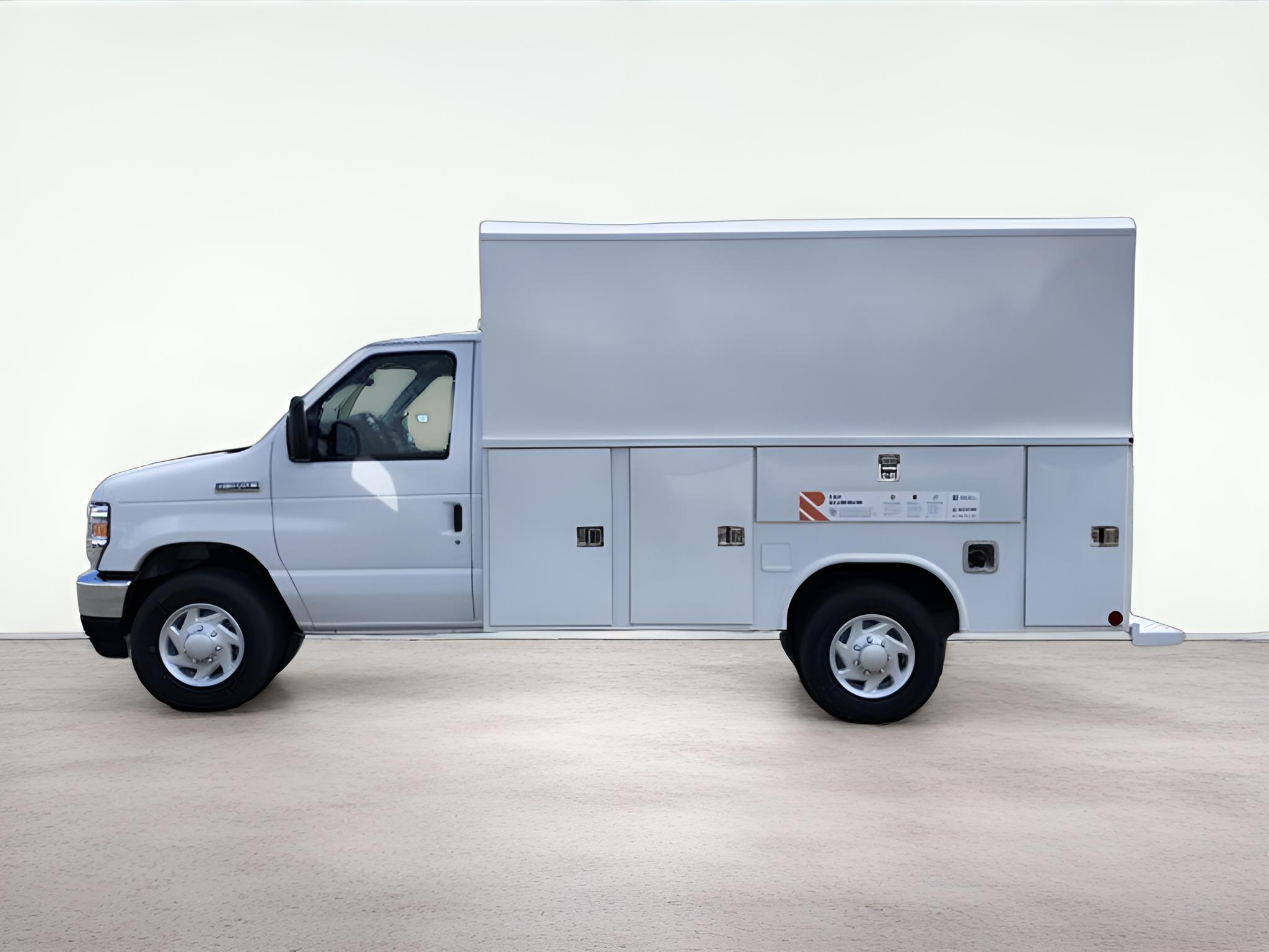 2026 Ford E-350SD Base Cutaway