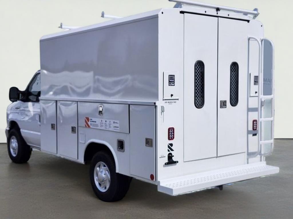 2026 Ford E-350SD Base Cutaway