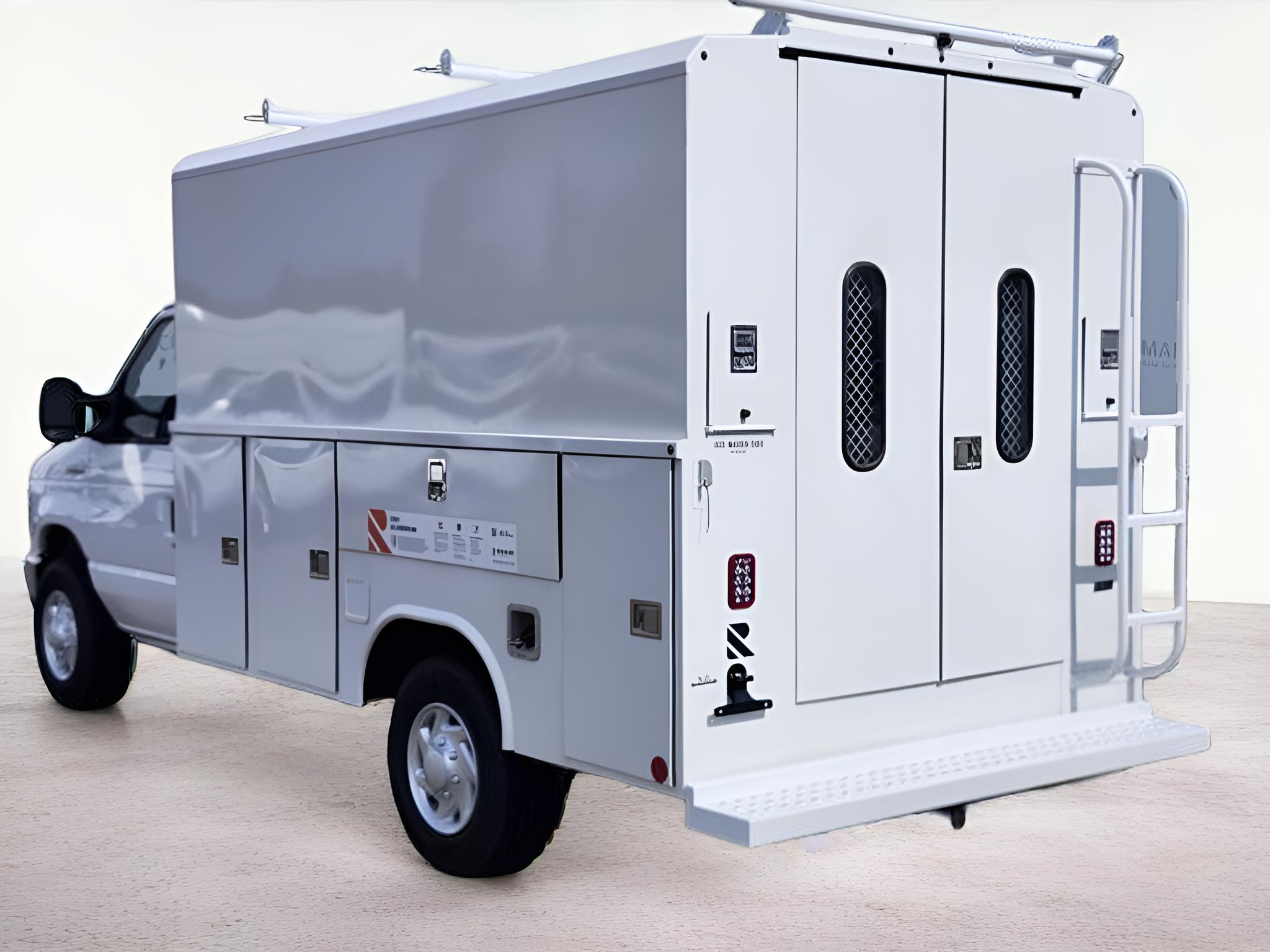 2026 Ford E-350SD Base Cutaway