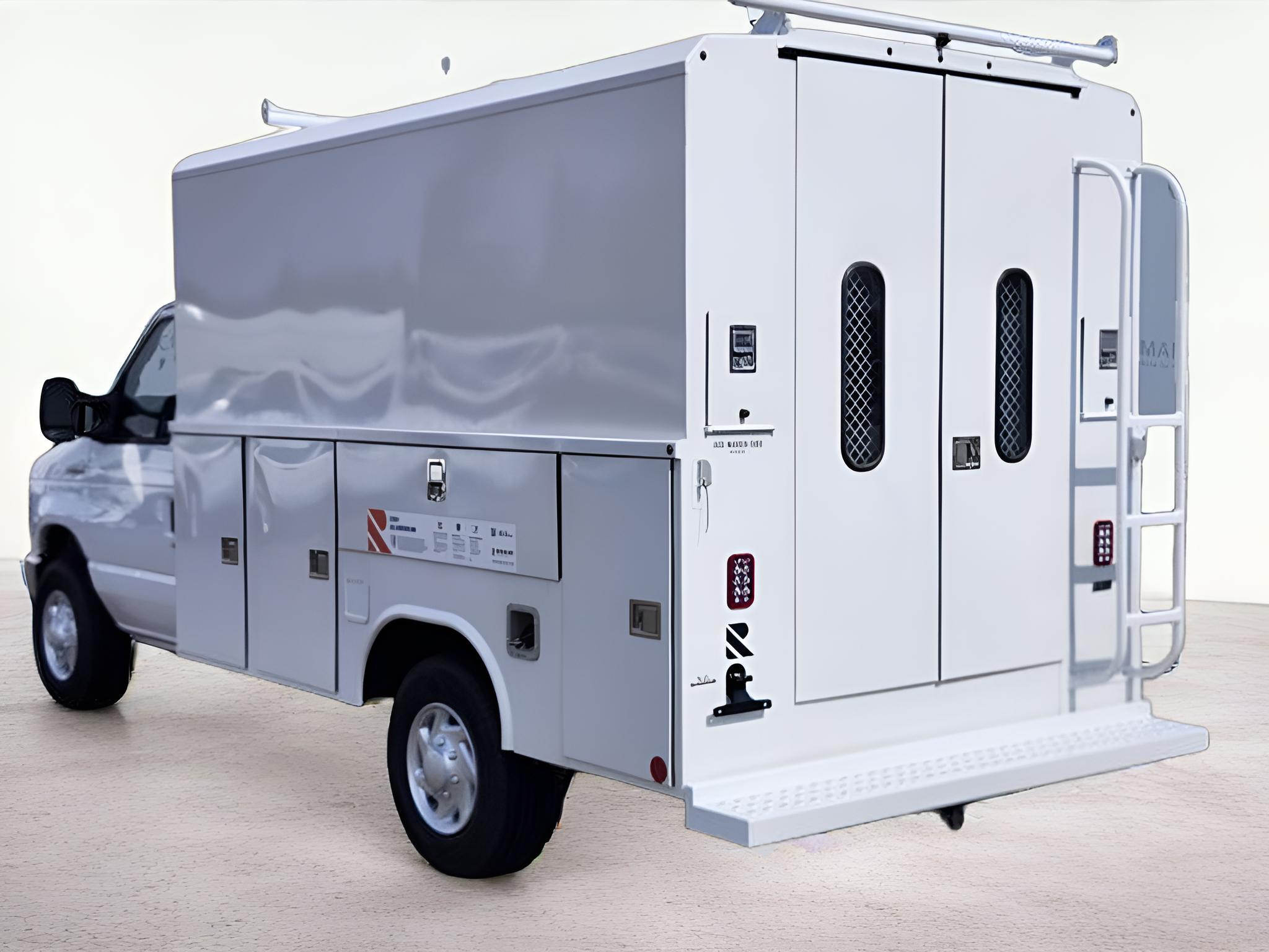 2026 Ford E-350SD Base Cutaway